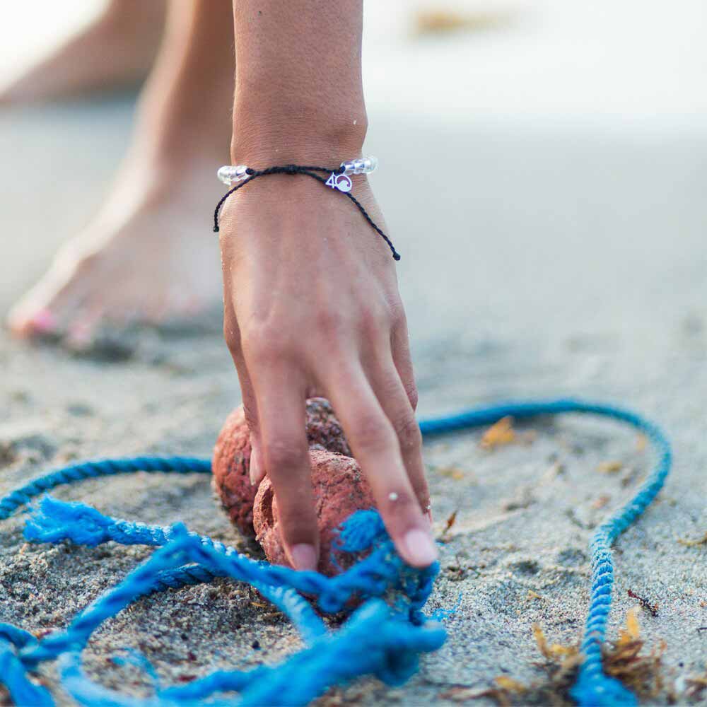 4Ocean Stylish Black Beaded Bracelet for Shark Conservation